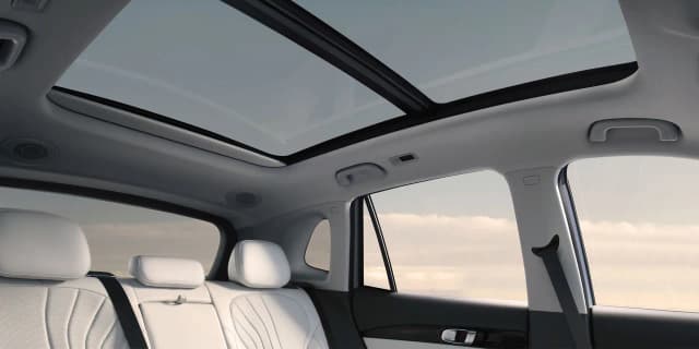 Geely Starray EM-i rear seats under the panoramic sunroof