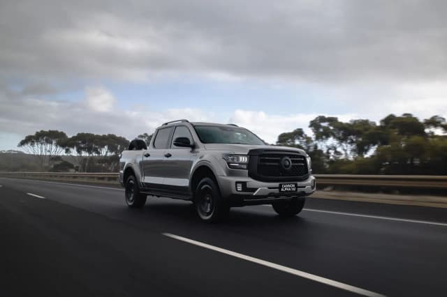 GWM Cannon Alpha Ultra PHEV driving on a highway
