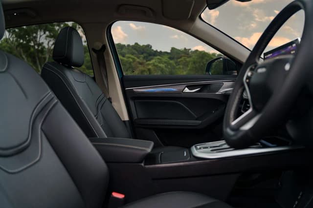 GWM Haval Jolion front seats and door trim