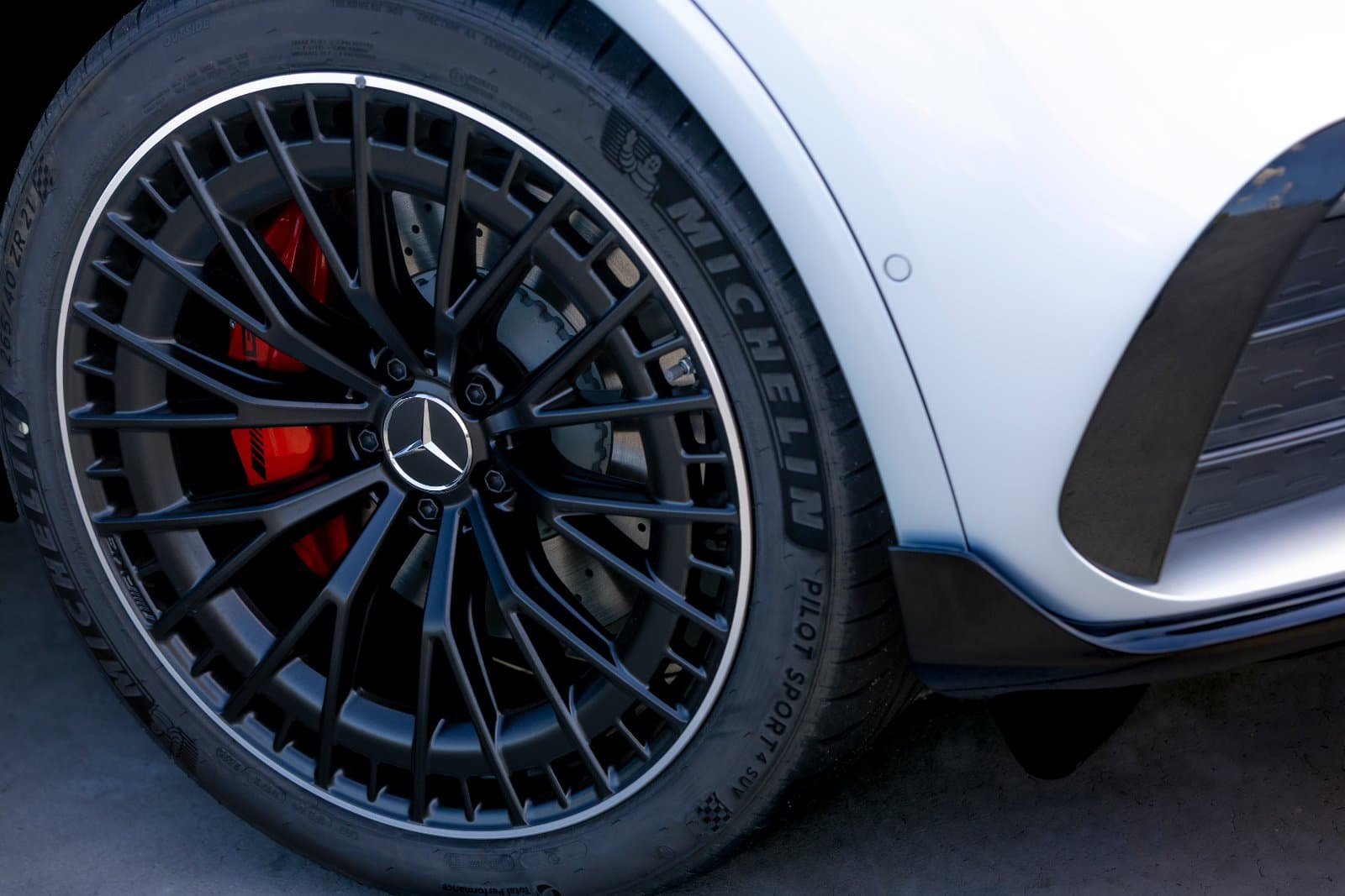 Mercedes-Benz Mercedes-Benz Recalls More Than 58,000 Vehicles Over a Door Lock Fault That Can Disable Auto Park, reviewed on CarTell.tv