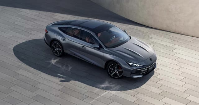 MG7 in grey seen from above, front three-quarter