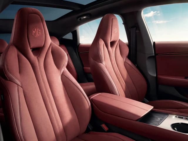 MG7 red leather front sports seats