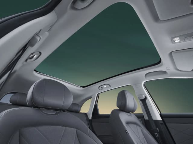 MG S6 EV panoramic glass roof seen from inside