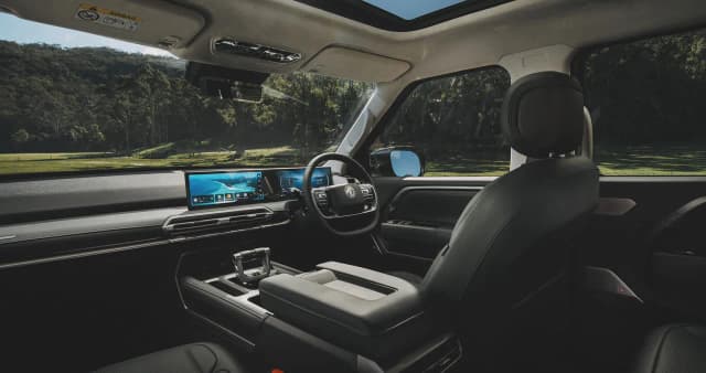 MGU9 dashboard and front cabin under the panoramic roof