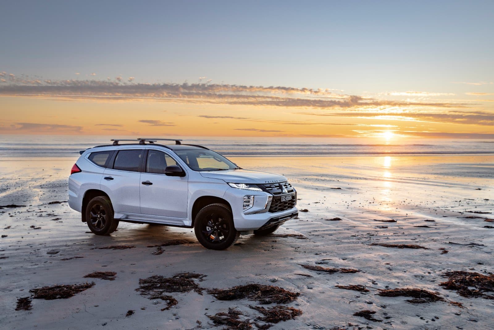 Mitsubishi Mitsubishi recalls 6,384 Pajeros over a front control arm weld that can fail, reviewed on CarTell.tv