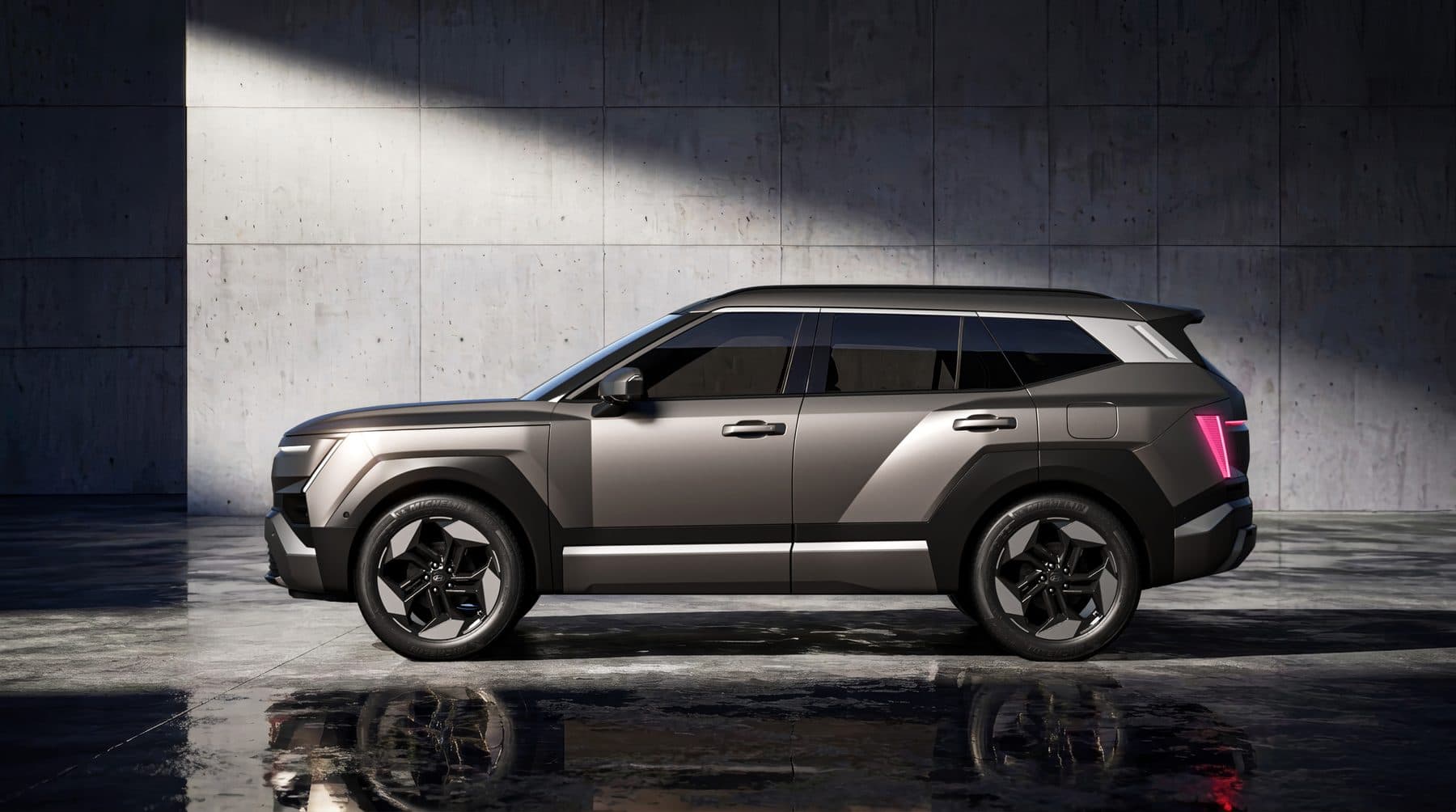 All-new Tucson side profile