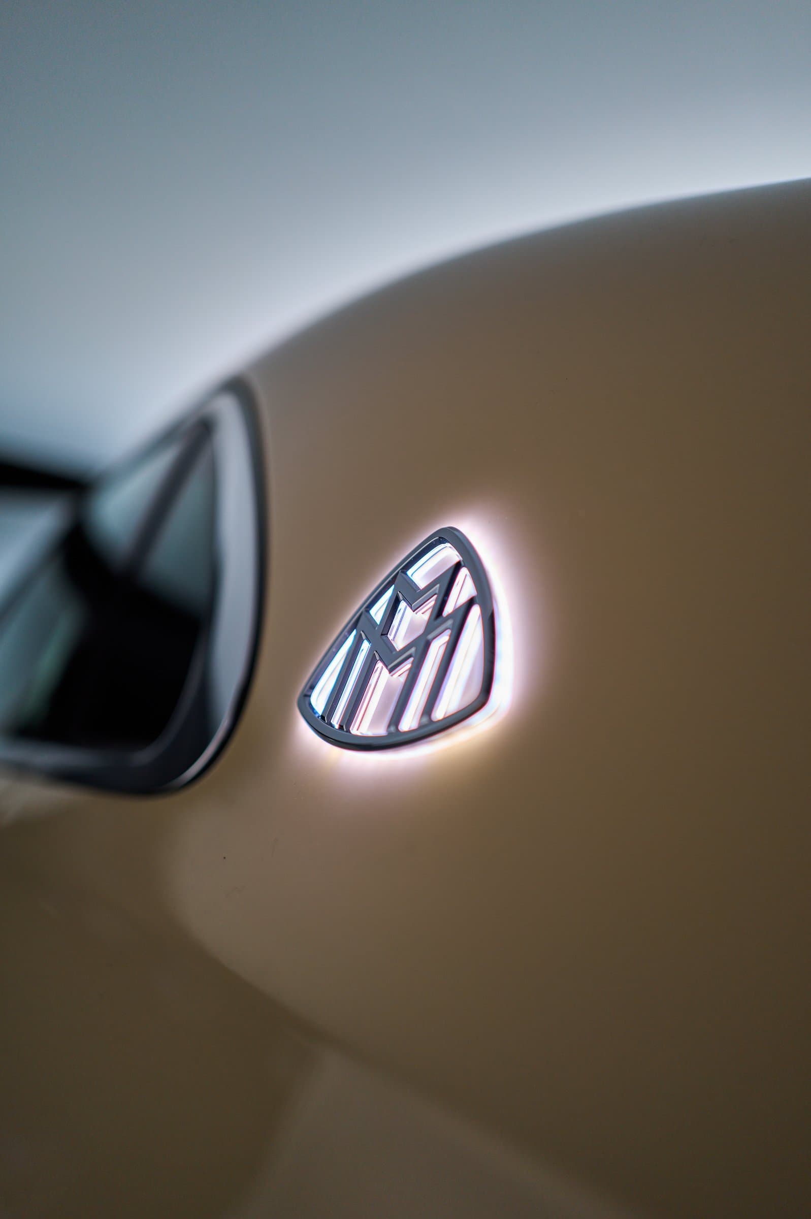 The illuminated Maybach emblem