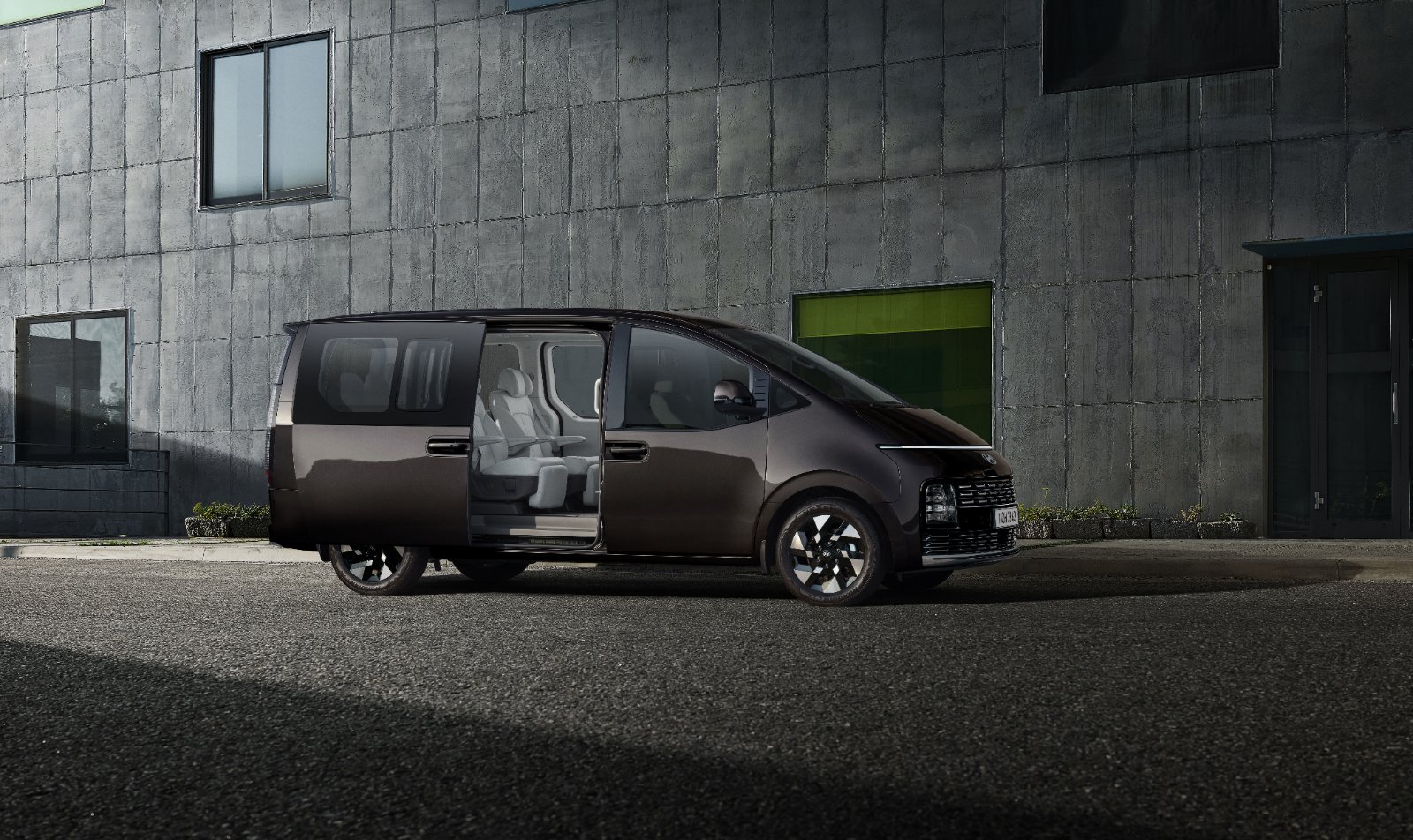 Hyundai Staria